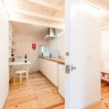 Alfama's Charm * Lizbona